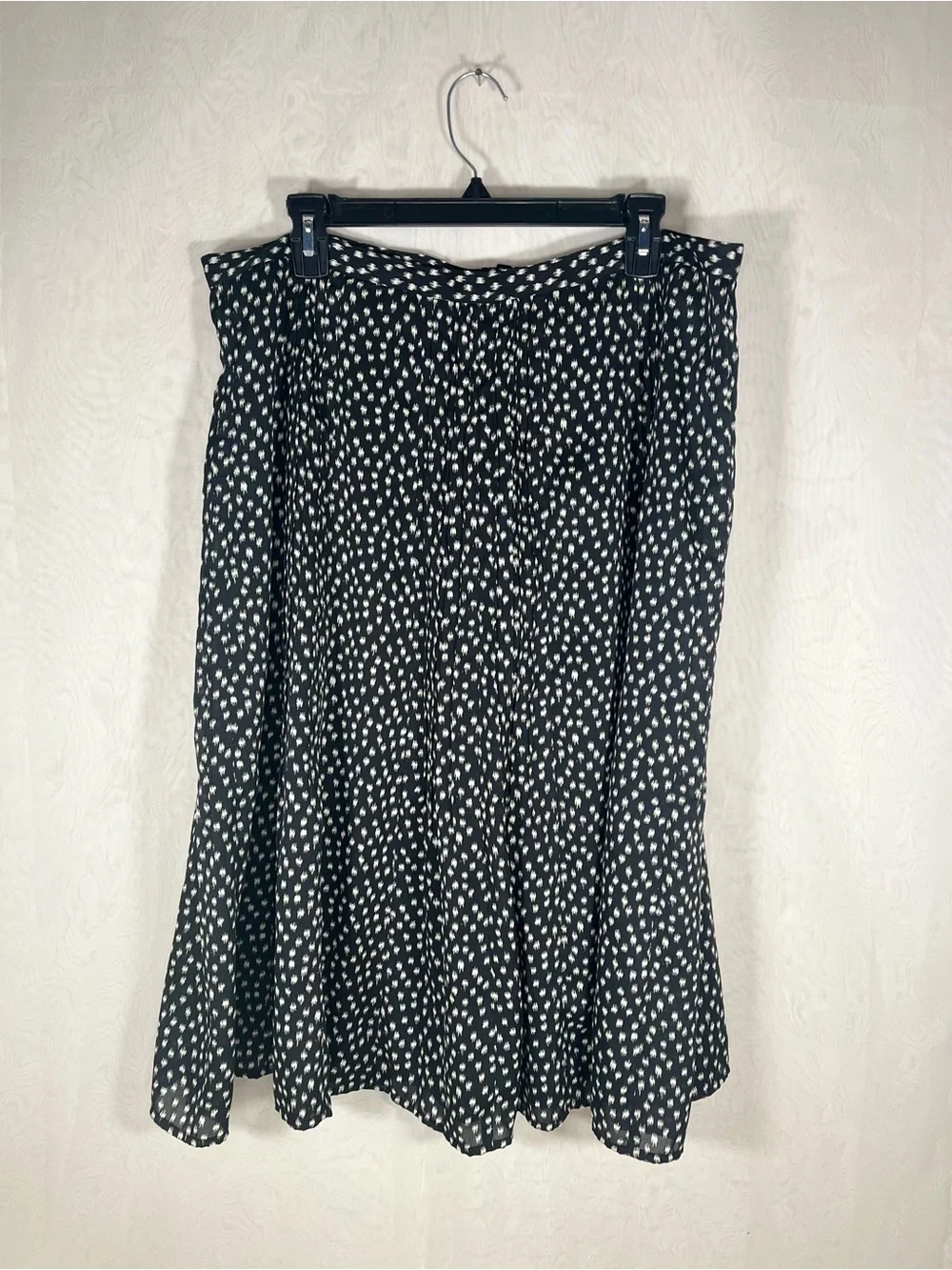 Jones New York Polka Dot Midi Skirt Size 16 Black White Pleated A-Line Flowy
